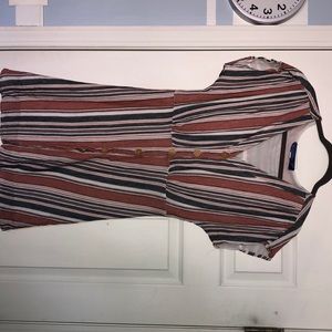 Striped dress w/wooden buttons